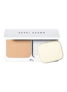Find perfect skin tone shades online matching to Sand, Extra Bright Compact Foundation by Bobbi Brown.