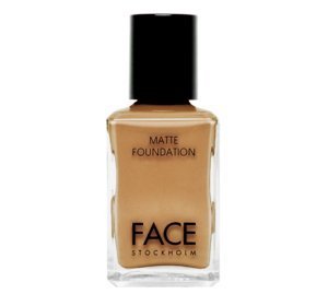Find perfect skin tone shades online matching to Classical / Klassisk, Matte Foundation by Face Stockholm.