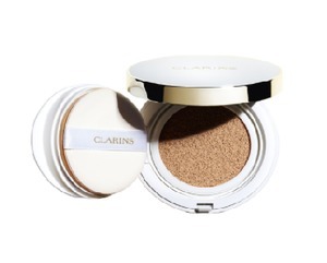 Find perfect skin tone shades online matching to 105 Nude, Everlasting Cushion Foundation by Clarins.