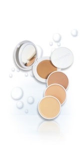 Find perfect skin tone shades online matching to 01 Porcelain / Porcelaine, Couvrance Compact Cream Foundation / Couvrance Creme de Teint Compact by Avène.