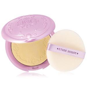 Find perfect skin tone shades online matching to 1 Light Beige, BB Magic Pact by Etude House.