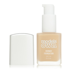 Find perfect skin tone shades online matching to Honey Light, Runway Foundation by Models Own.