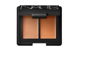 Find perfect skin tone shades online matching to Vanilla+Honey, Duo Concealer by Nars.