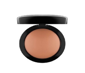 Find perfect skin tone shades online matching to Light - Soft Pale Beige, Mineralize Skinfinish Natural Compact Powder Foundation by MAC.