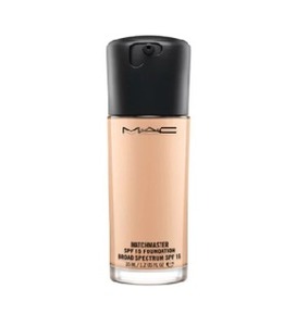 Find perfect skin tone shades online matching to 6.0, Matchmaster SPF15 Foundation by MAC.