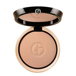 Find perfect skin tone shades online matching to 4.5, Luminous Silk Compact      by Giorgio Armani Beauty.