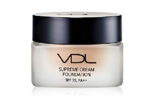 Find perfect skin tone shades online matching to V02, Supreme Cream Foundation by VDL.