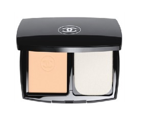 Find perfect skin tone shades online matching to 20 Beige, Le Teint Ultra Tenue Ultrawear Flawless Compact Foundation by Chanel.