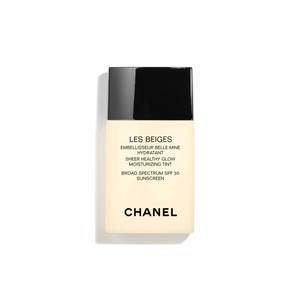 Find perfect skin tone shades online matching to Deep, Les Beiges Sheer Healthy Glow Tinted Moisturizer by Chanel.