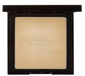 Find perfect skin tone shades online matching to Light, 4K Ultra HD Fantasy Foundation by Mally.