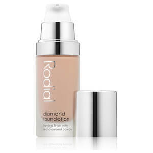 Find perfect skin tone shades online matching to 80, Diamond Foundation by Rodial.