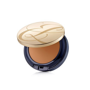 Find perfect skin tone shades online matching to 2W2 Rattan, Double Wear Stay-in-Place Matte Powder Foundation by Estee Lauder.