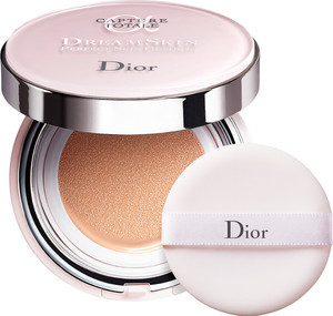 Find perfect skin tone shades online matching to 025 Apricot Beige, Capture Totale Dreamskin Perfect Skin Cushion by Dior.