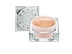 Find perfect skin tone shades online matching to Golden Hour, Soft Light Blurring Powder by Becca.